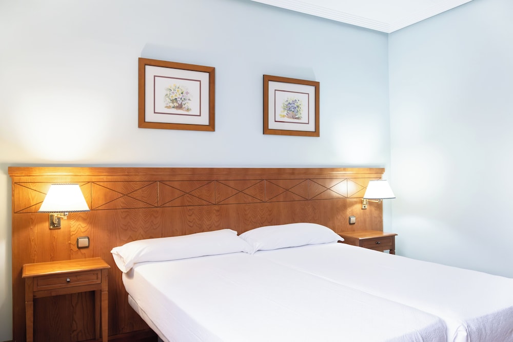 Hotel Checkin Basic Leon Norte 12/46