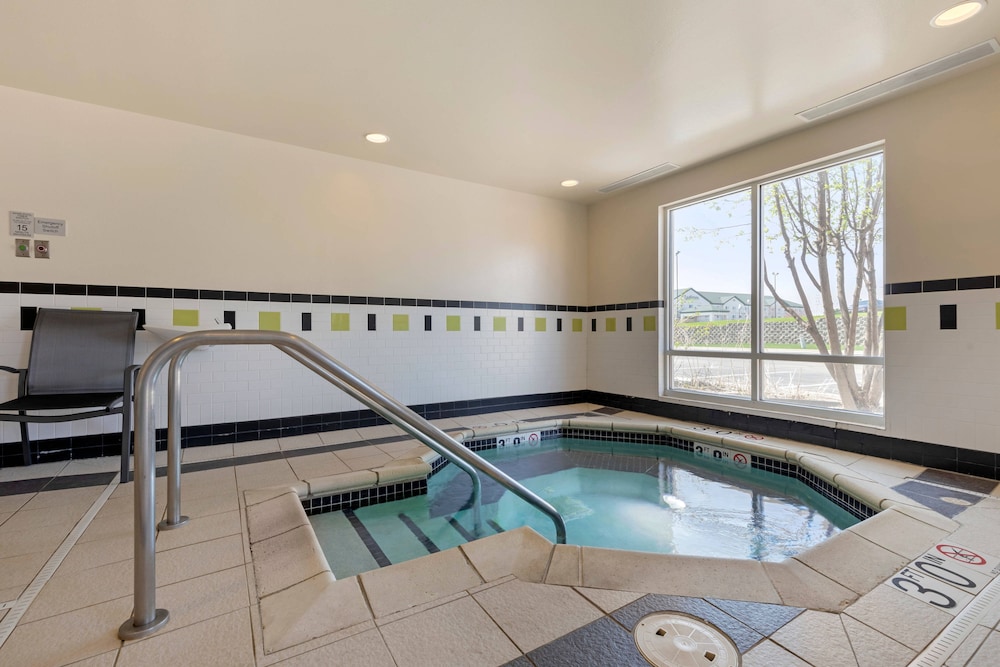 Fairfield Inn Suites Rockford 25/46