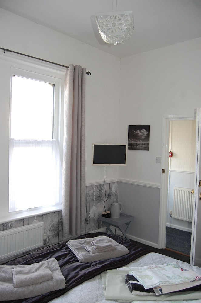 George Hotel B B 30/46