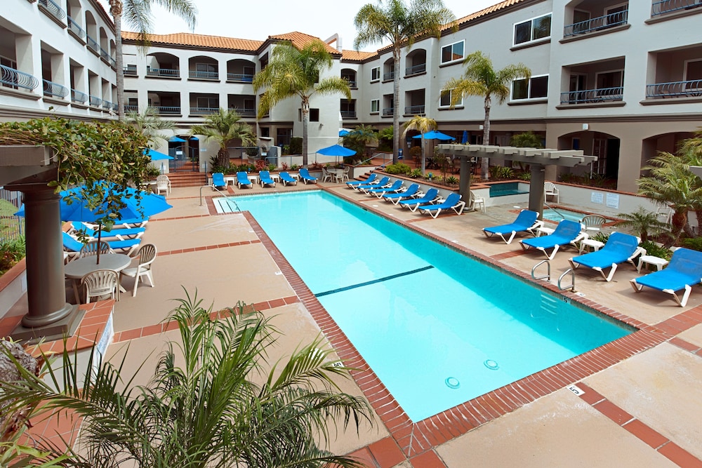 Tamarack Beach Resort Hotel 34/65