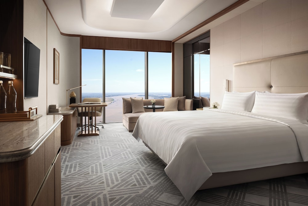 Shangri-La Phnom Penh 12/41