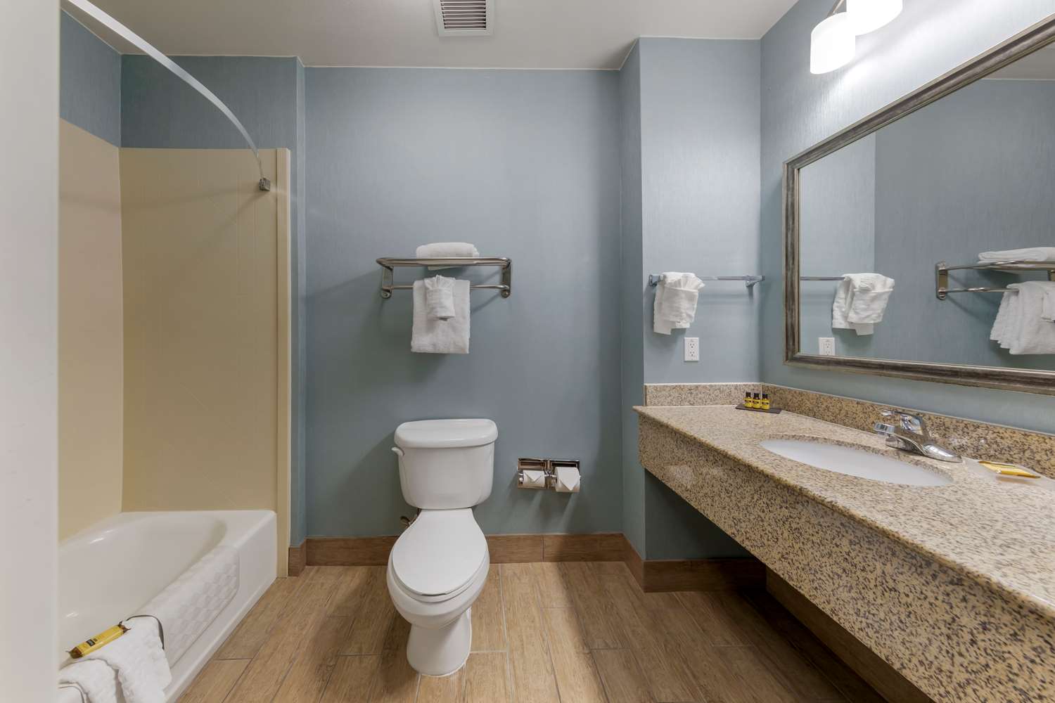 غرفة بسريرين كوين، Best Western Plus Wasco Inn & Suites 7/7