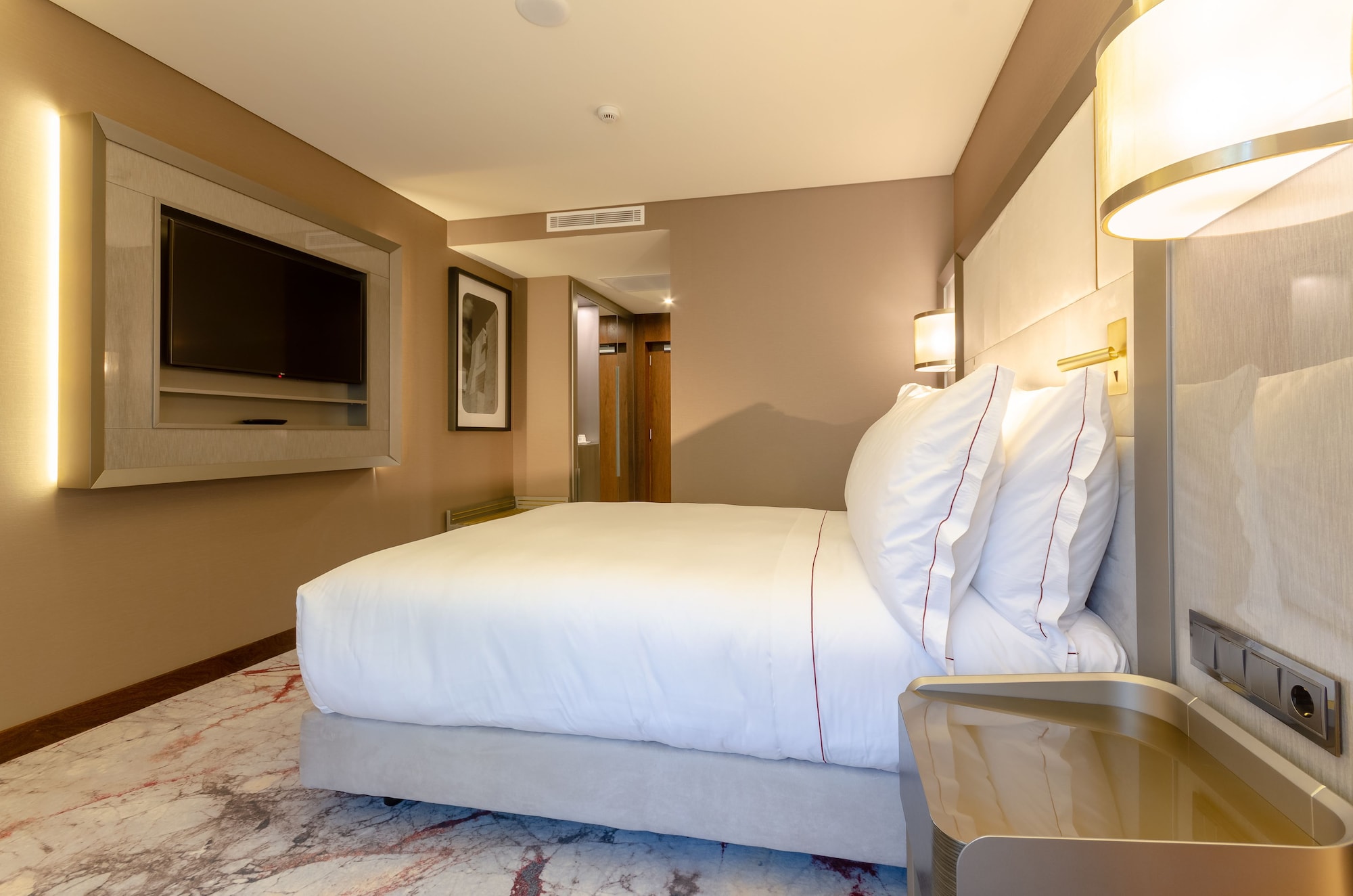 SUPERIOR, DOUBLE BED, CITY VIEW
