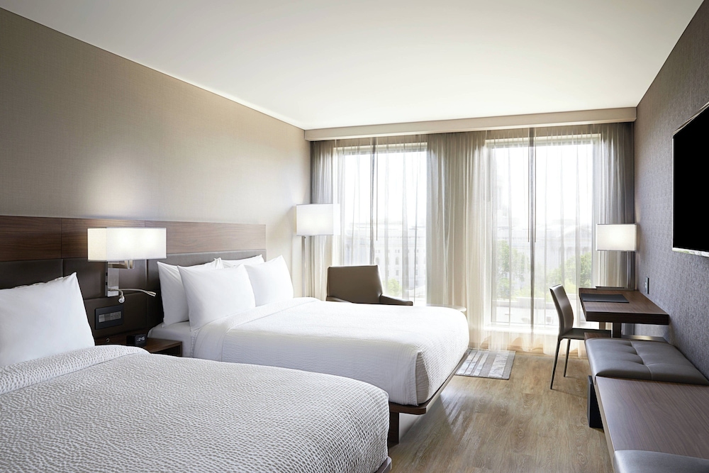 Room, 2 Queen Beds, Sofa, Accessible