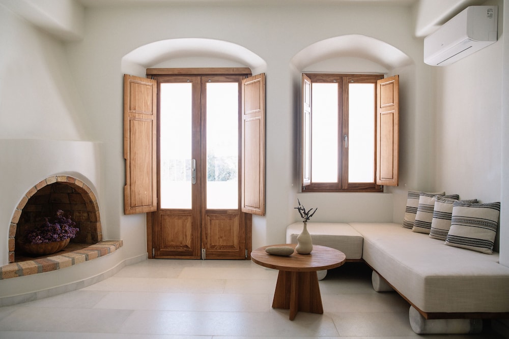 Ammothines Cycladic Suites 42/59