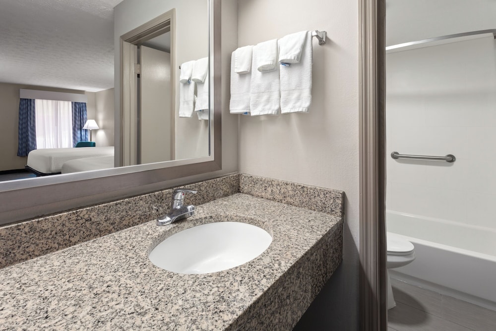 غرفة قياسية بسريرين كوين للمدخنين، Days Inn by Wyndham Douglasville-Atlanta-Fairburn Road 7/10
