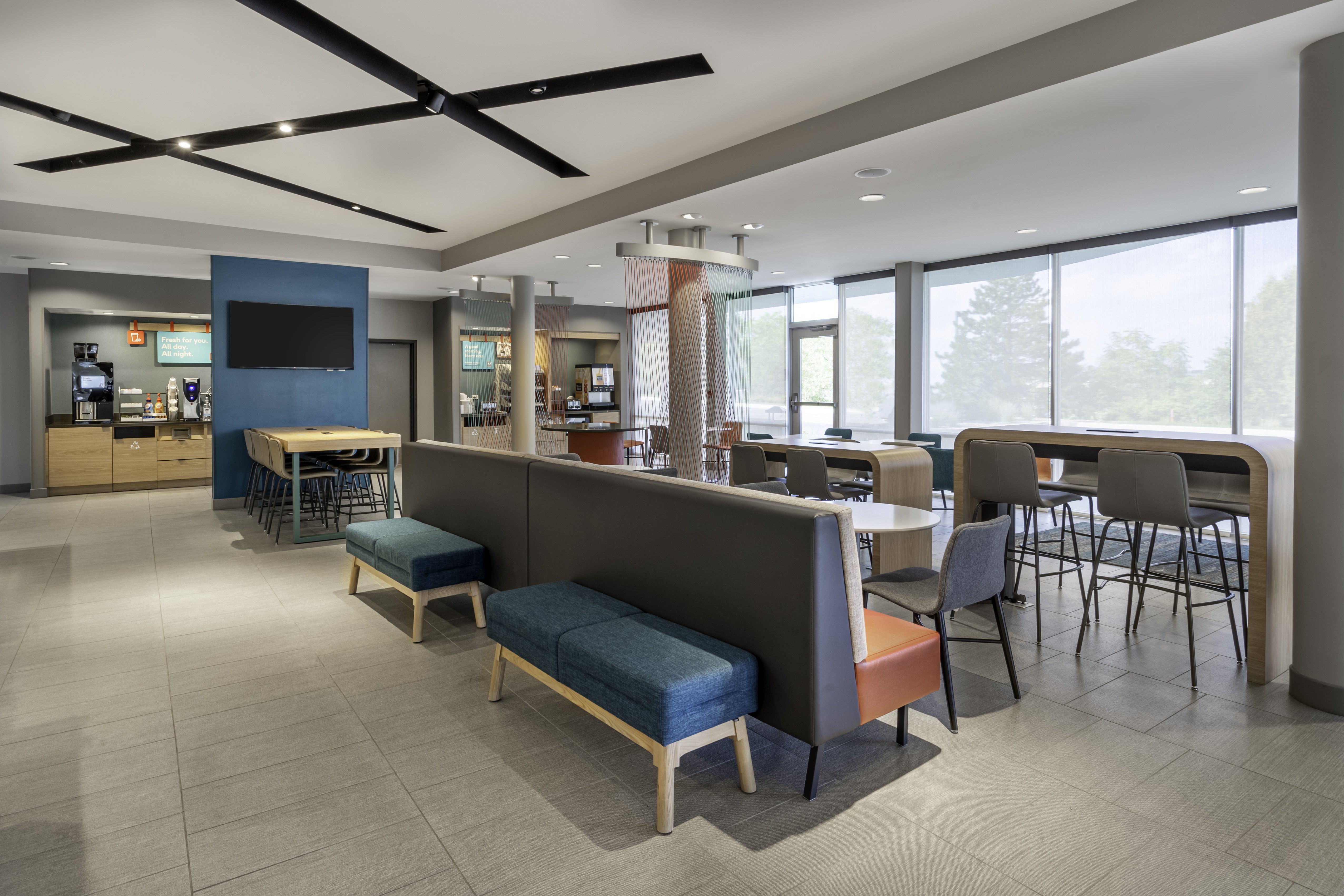 avid hotels Milwaukee West - Waukesha 17/37
