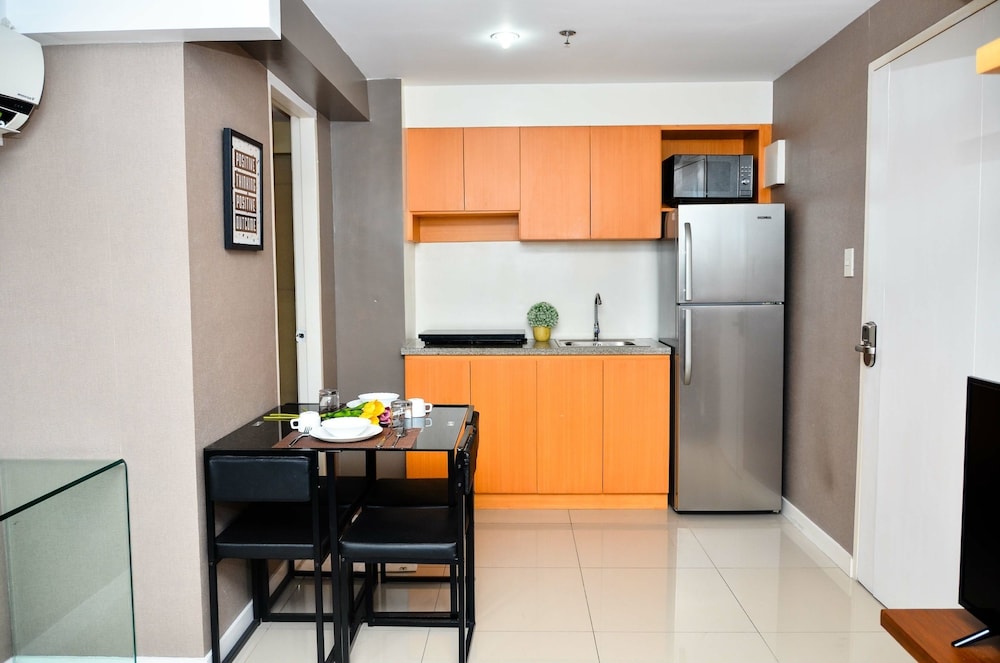 Oasis Regency At Fort Victoria 17/30