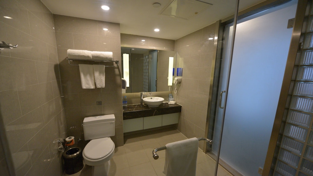 HOLIDAY INN EXPRESS WEIHAI HI-TECH ZONE 29/31