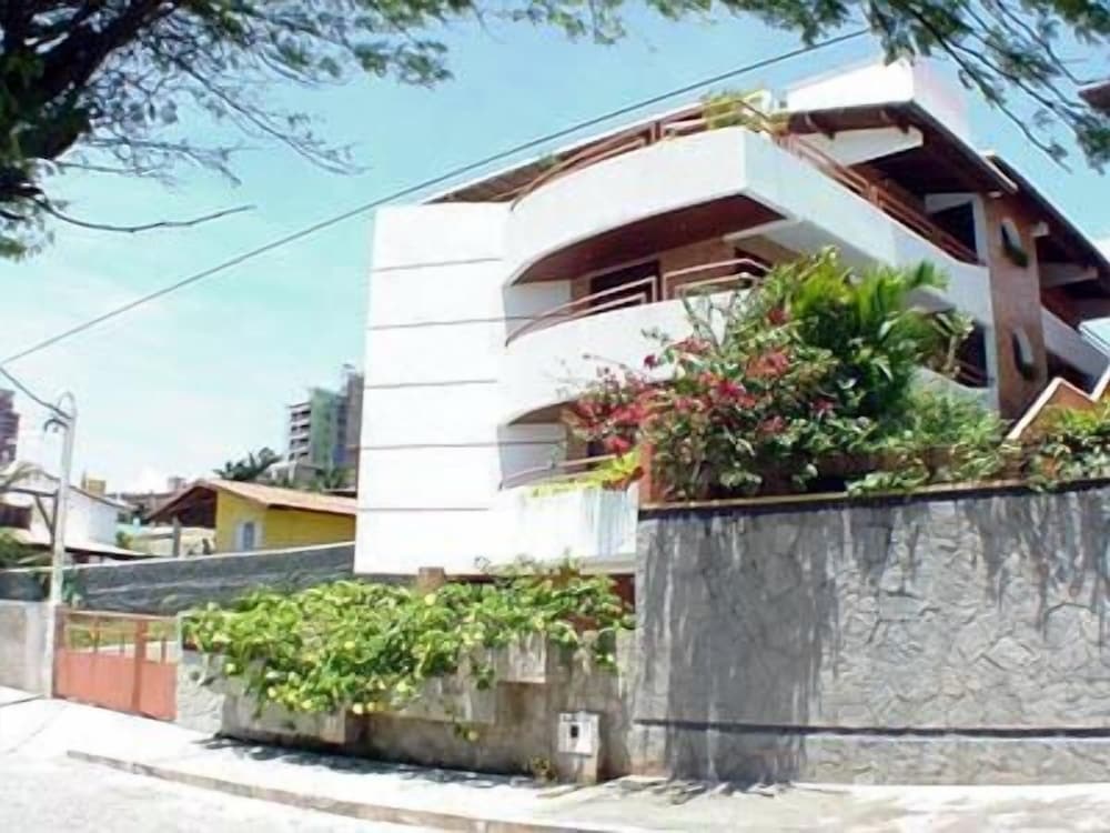 Marambaia Apart Hotel 2/50
