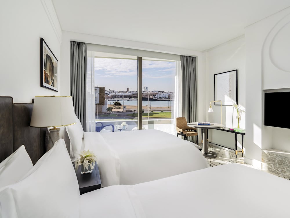 Gold, Deluxe, 2 Queen Beds, Balcony