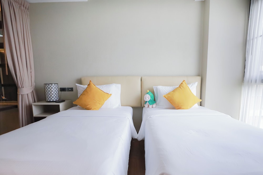 Balcony Courtyard Sriracha Hotel Serviced Apartments 8/50