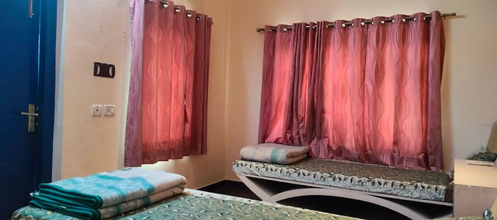 Rahul Guest House 27/50