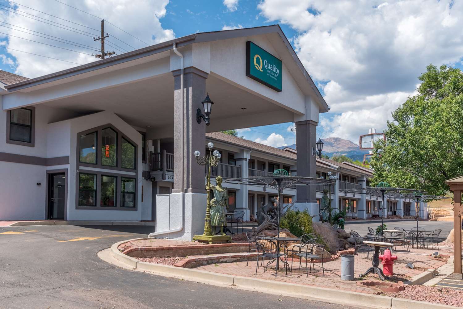 Quality Inn & Suites Manitou Springs at Pikes Peak / Garden of the Gods 2/32