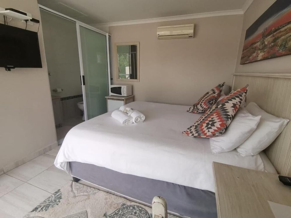 Rene's Guesthouse 14/45