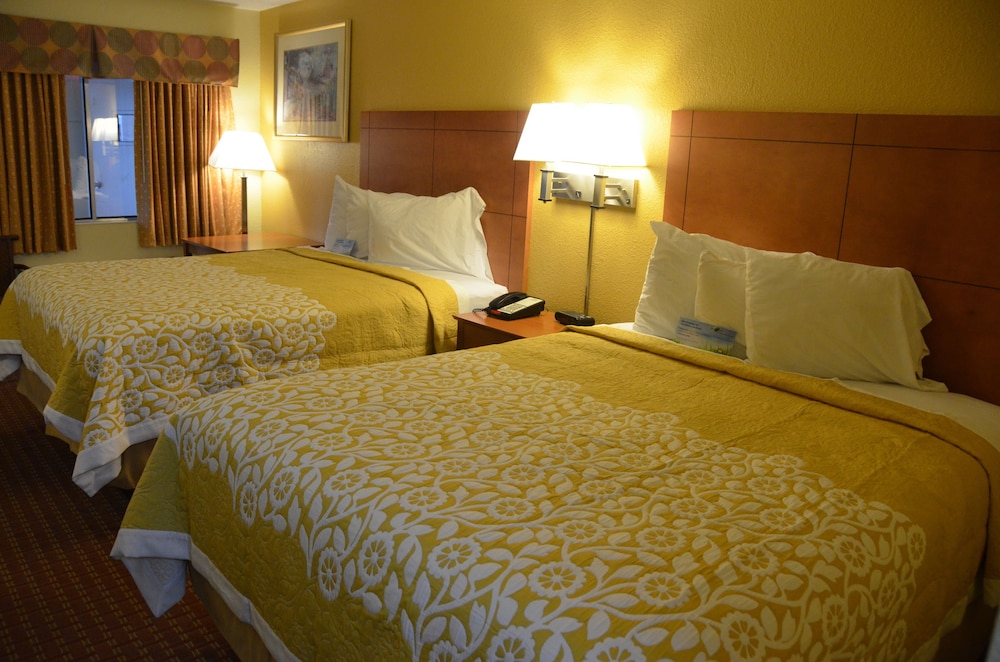 Days Inn by Wyndham Nashville Airport 6/26