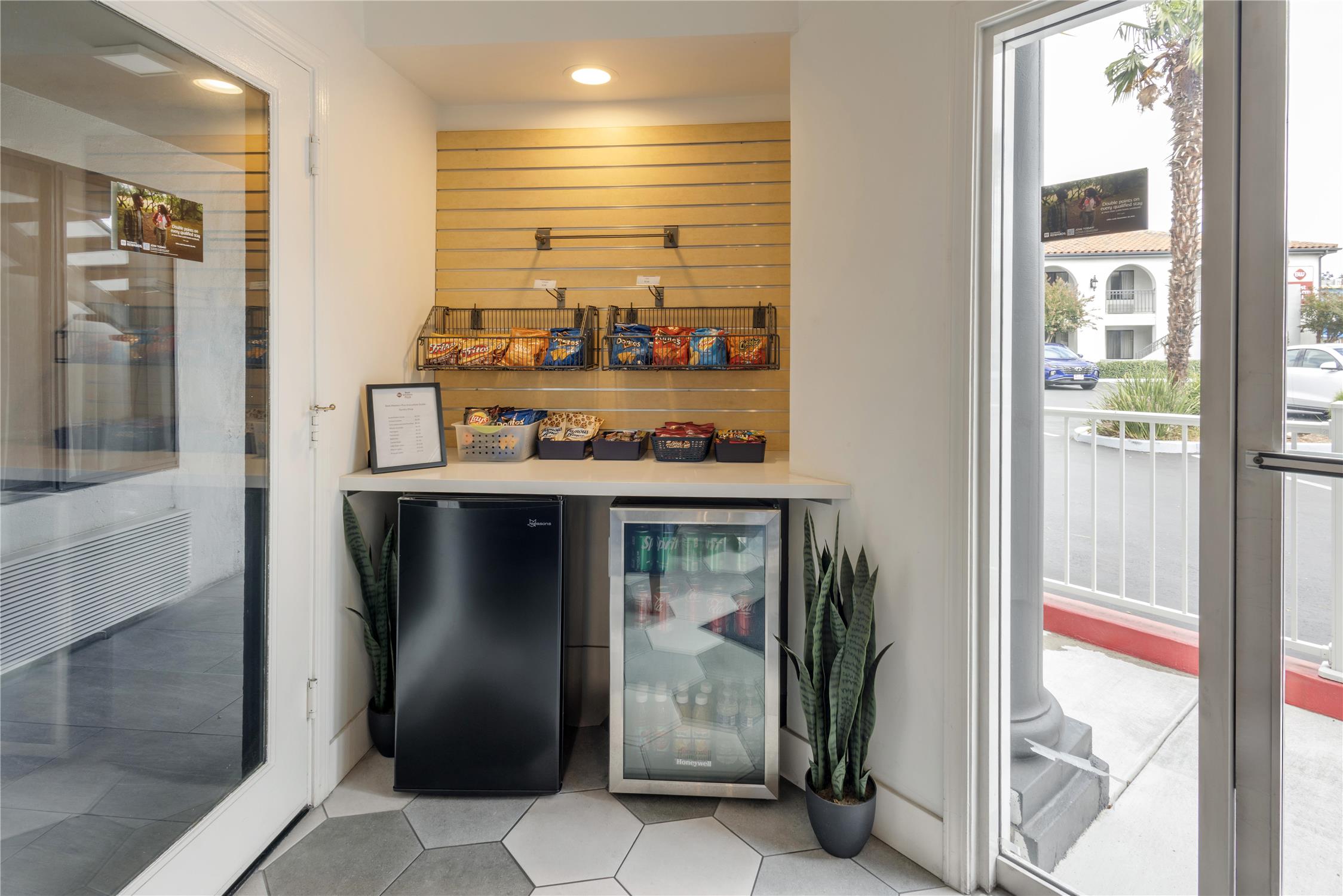 Best Western Plus Executive Suites 7/19