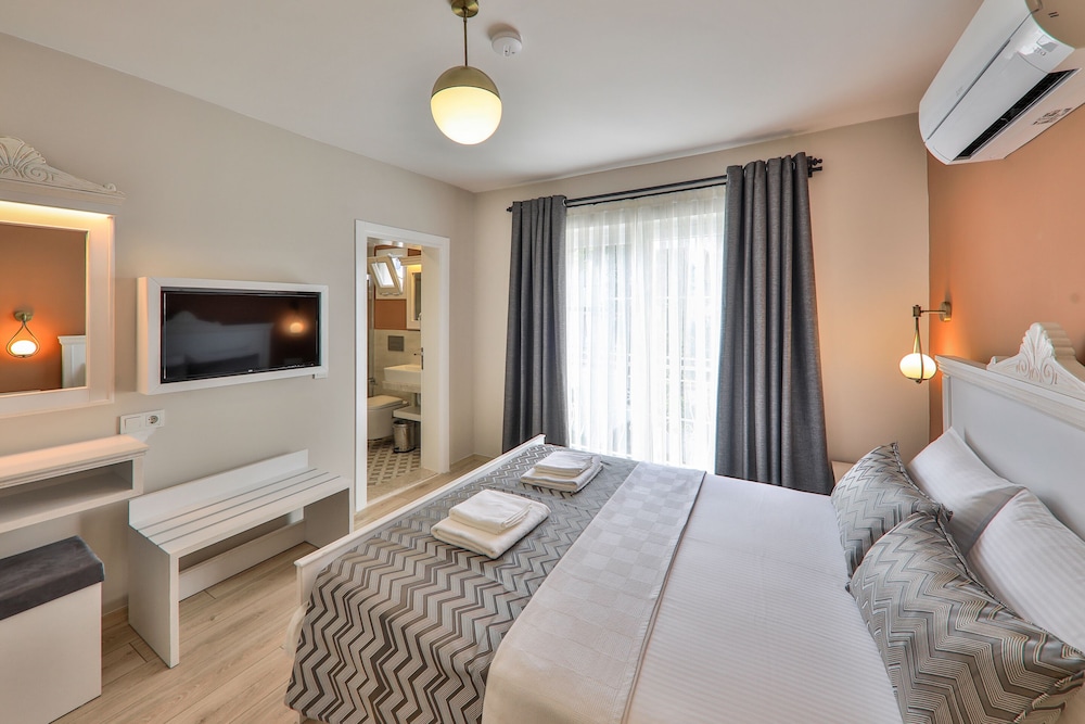 Lora Kas Otel 7/17