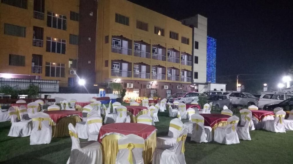Hotel Taj Darbar 40/45