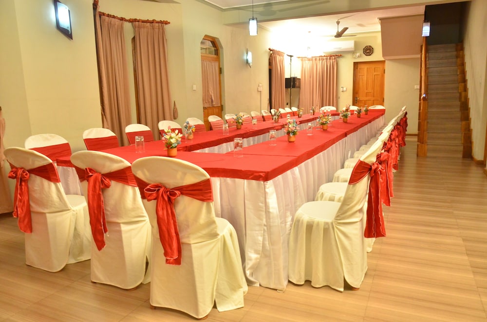 Riviera Resort 34/67