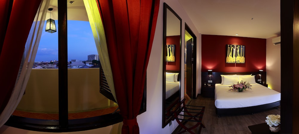 Kimberley Hotel Georgetown 50/50