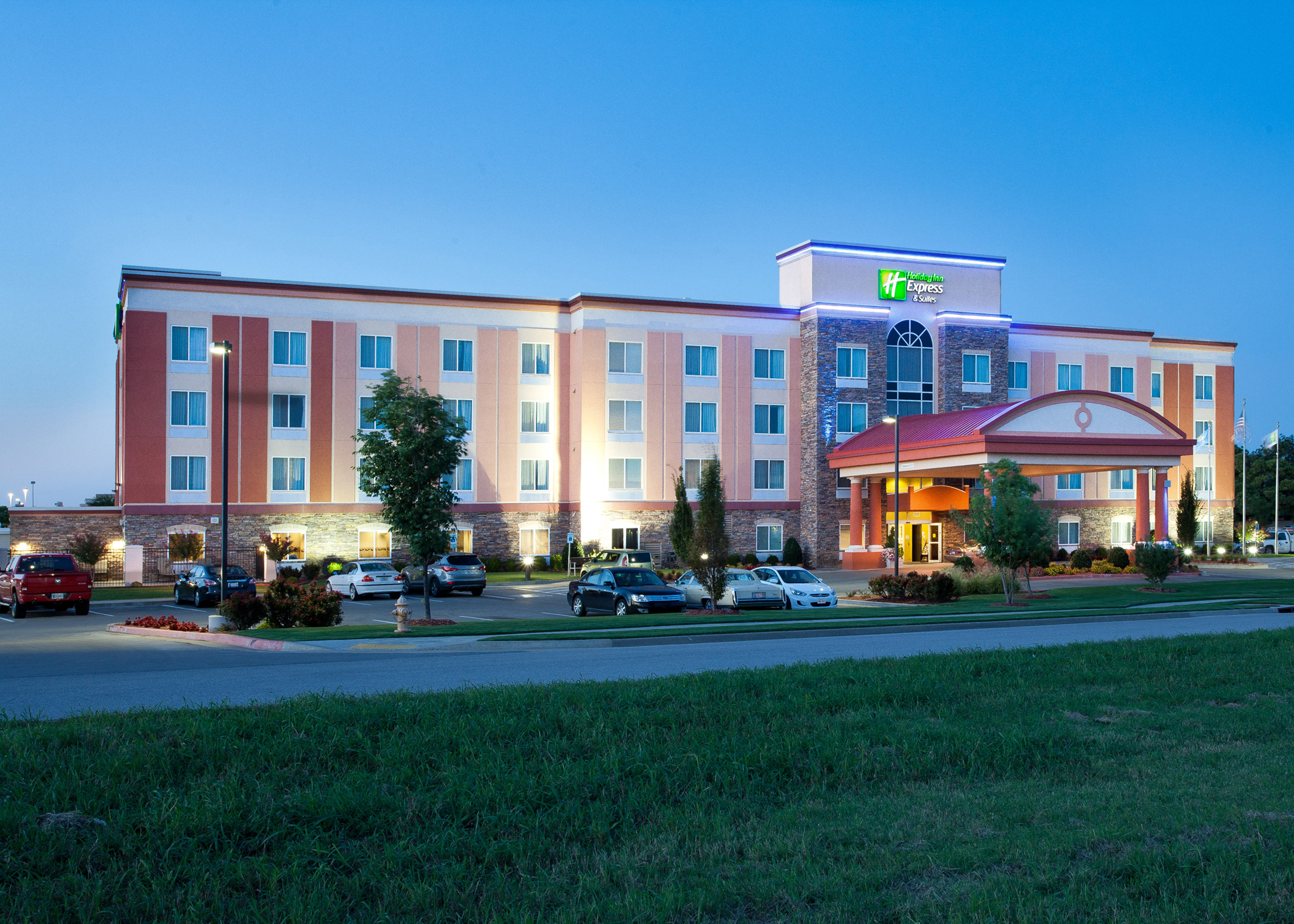 Holiday Inn Express Hotel & Suites Tulsa South Bixby 1/50