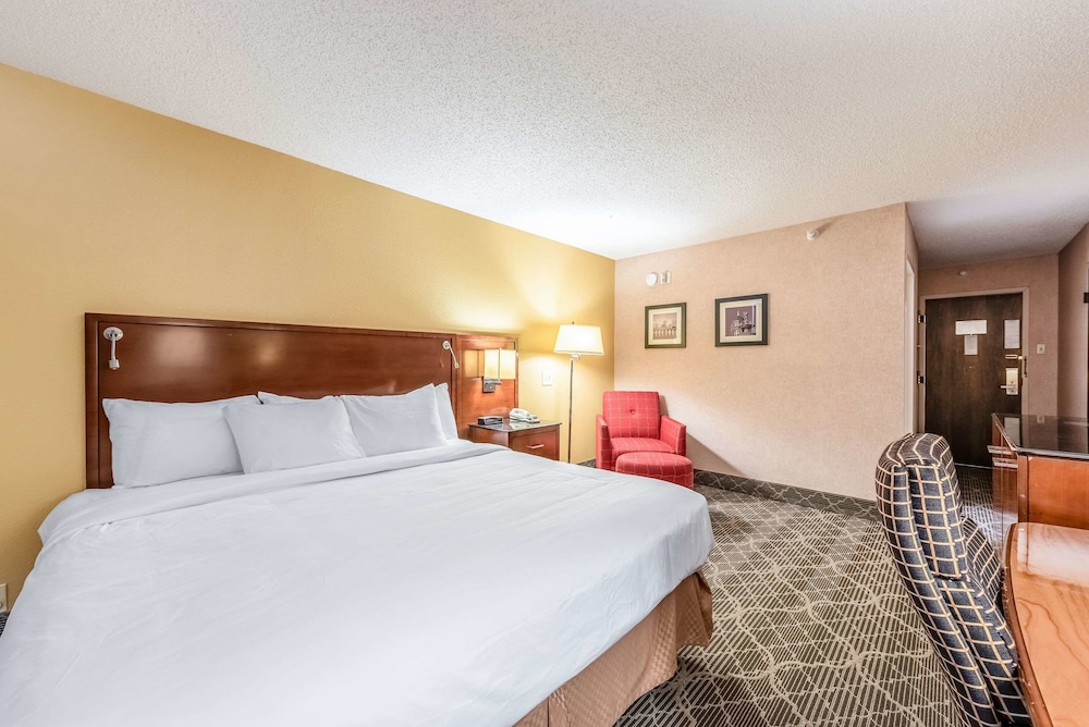 Quality Inn and Suites Brainerd MN 10/39