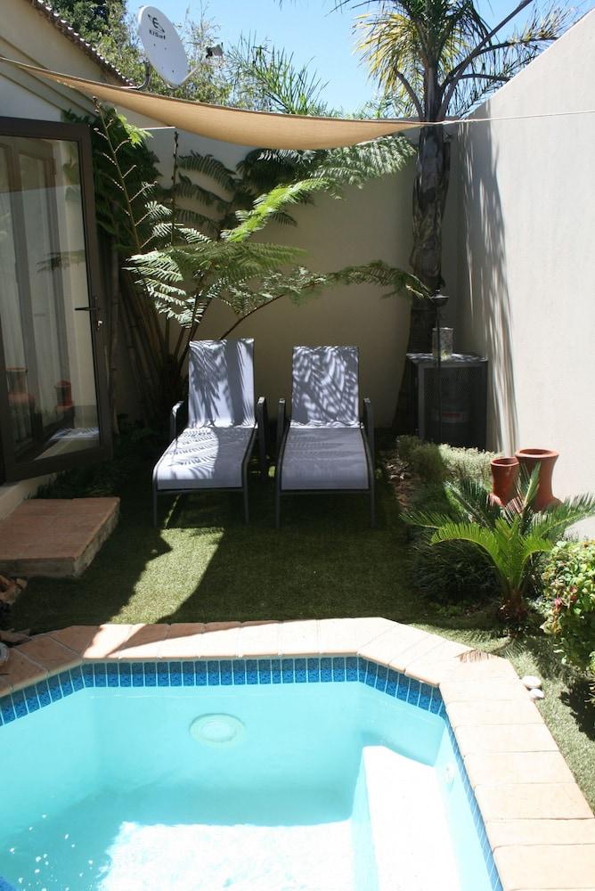 Eagle Rock Executive Guest House 16/35