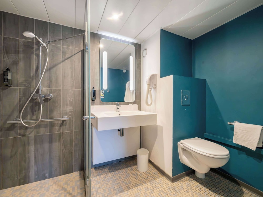 Ibis Antibes Sophia Antipolis 50/50