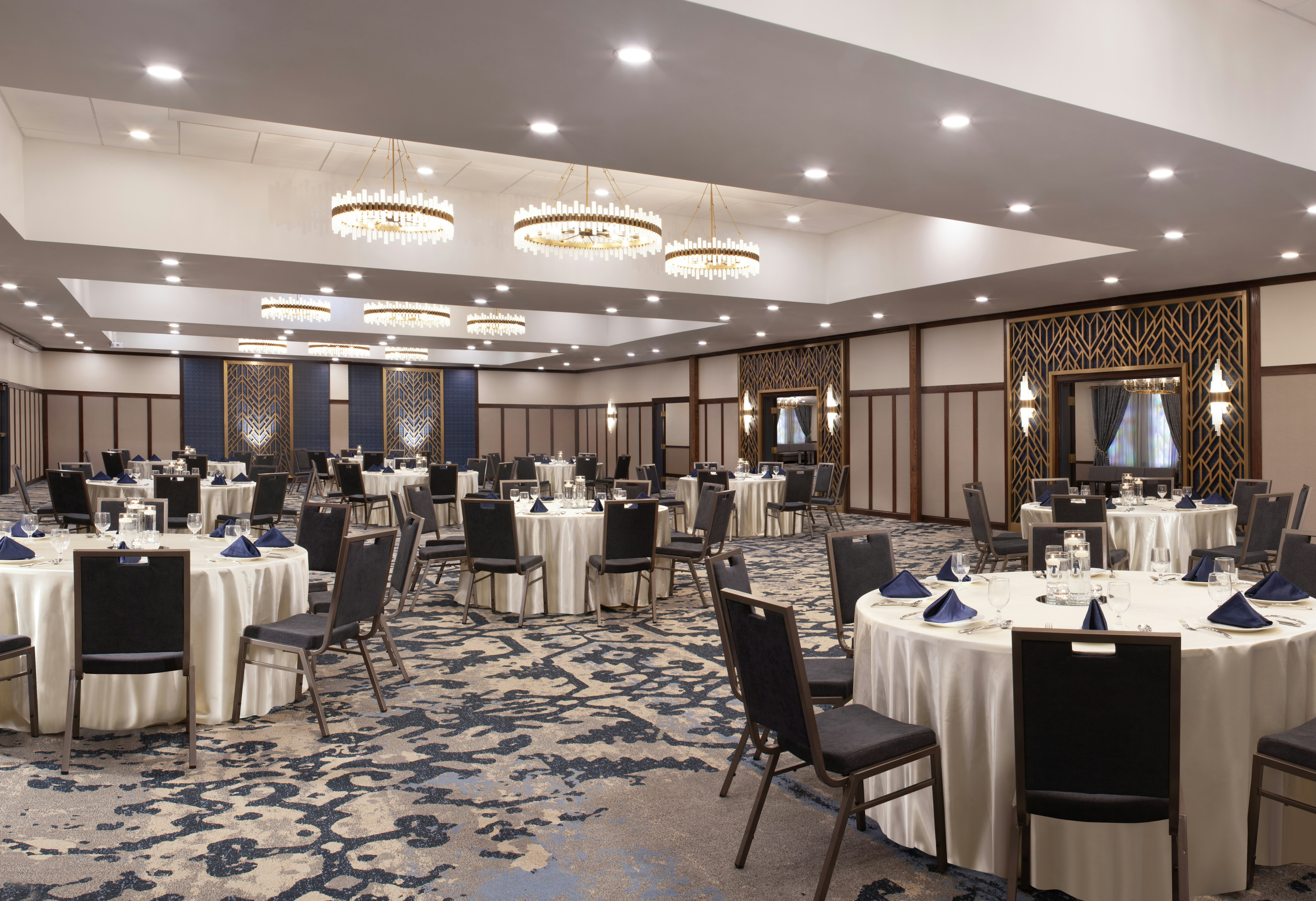 Hotel Royer Urbana Champaign, Tapestry Collection by Hilton 35/38