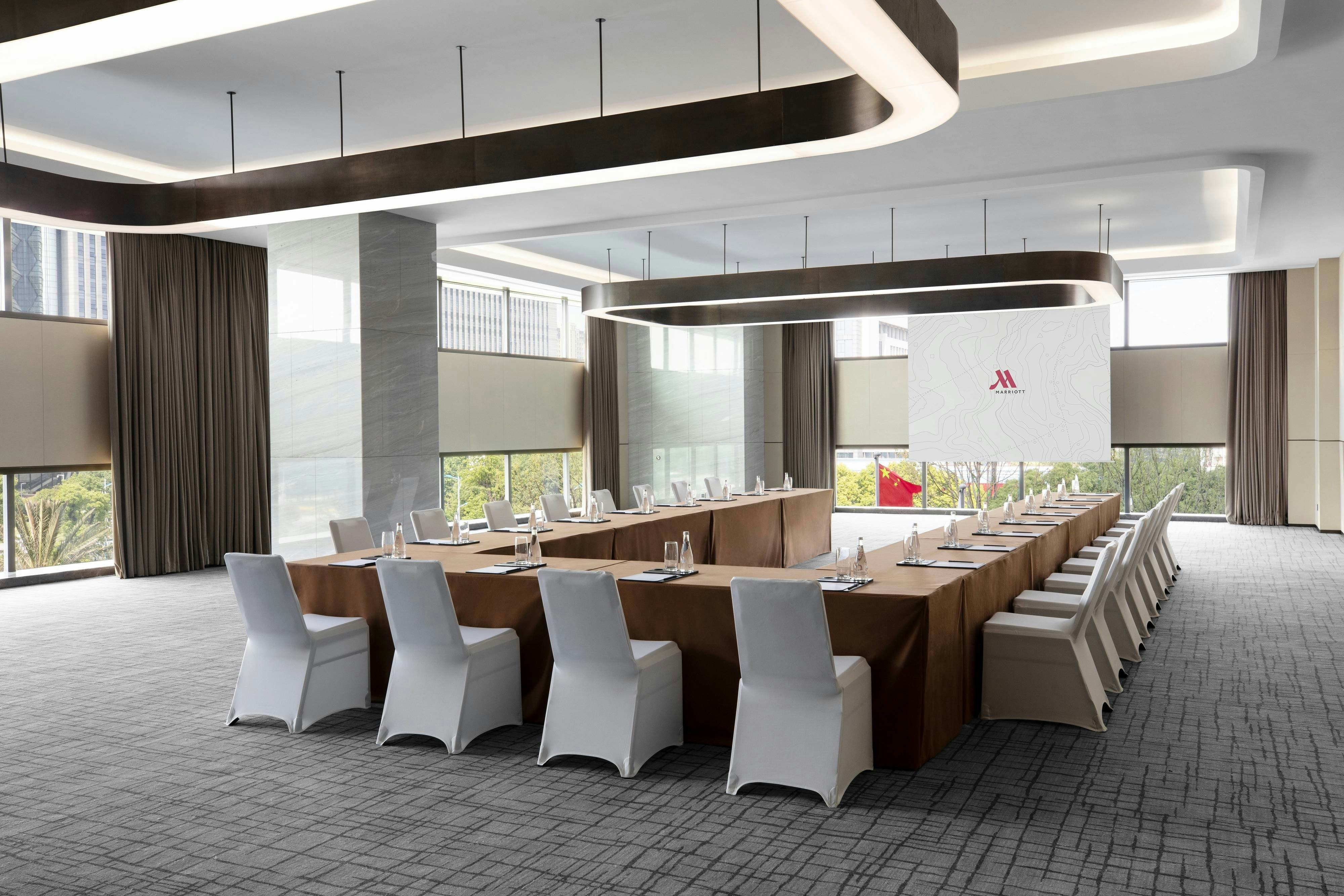 Zhangjiagang Marriott Hotel 35/38