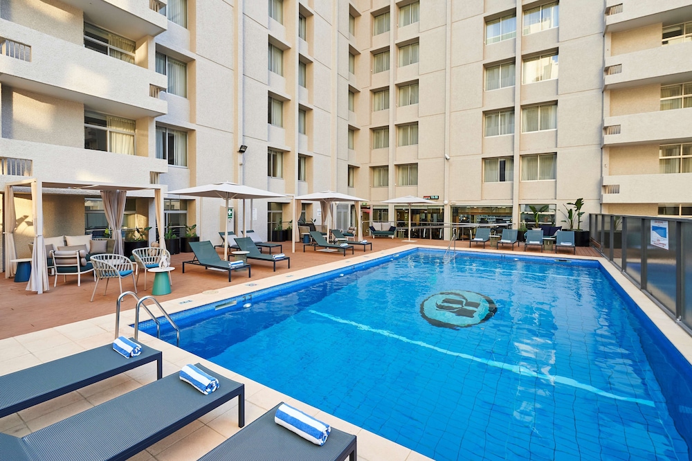 Parmelia Hilton 34/65