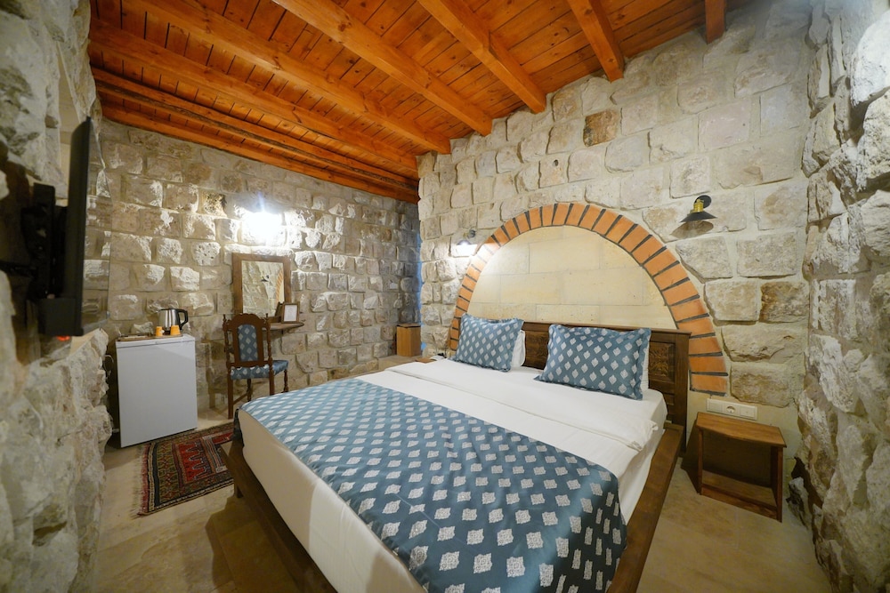 Nar Cave House & Swimming Pool 19/84