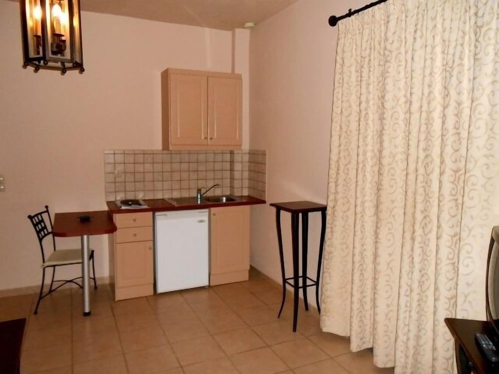 Lambrinos Suites 10/51