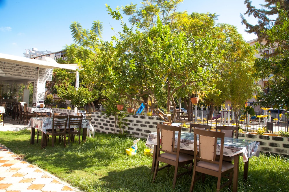Naz Garden Apart Hotel 26/30