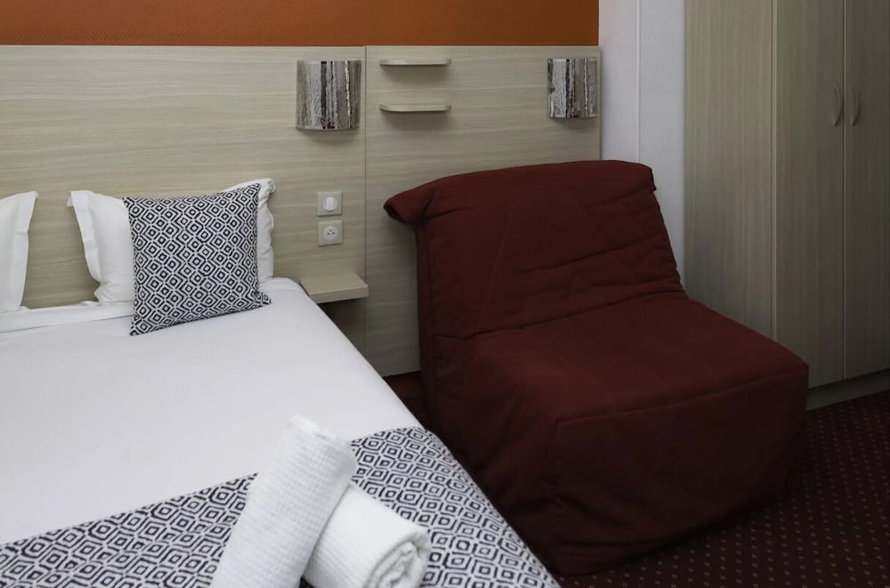 Hotel Paris La Defense 26/43