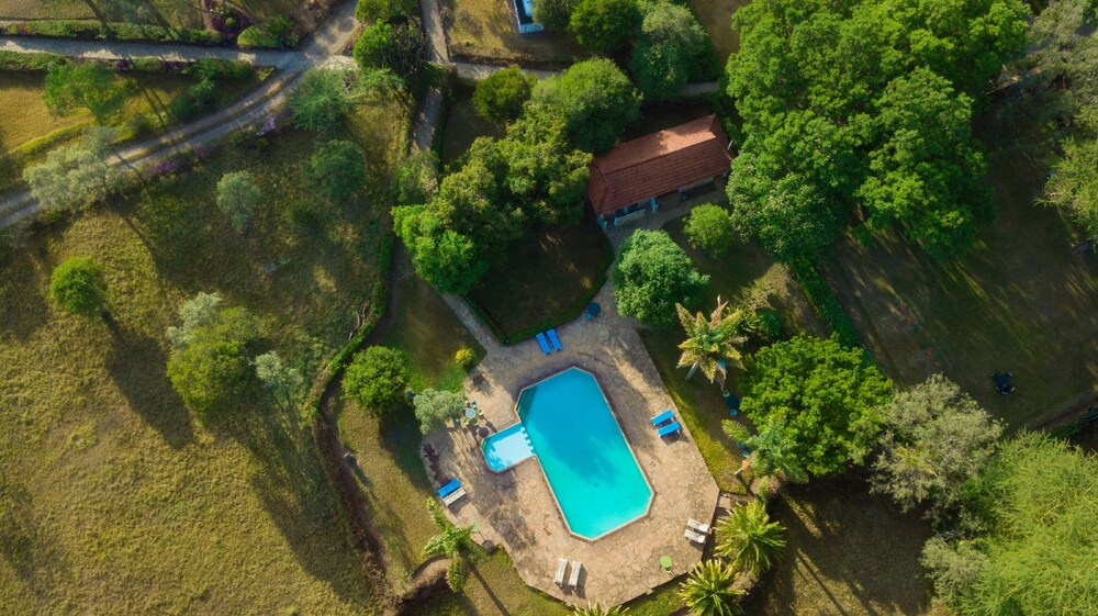 Jacaranda Lake Elementaita Lodge 31/34