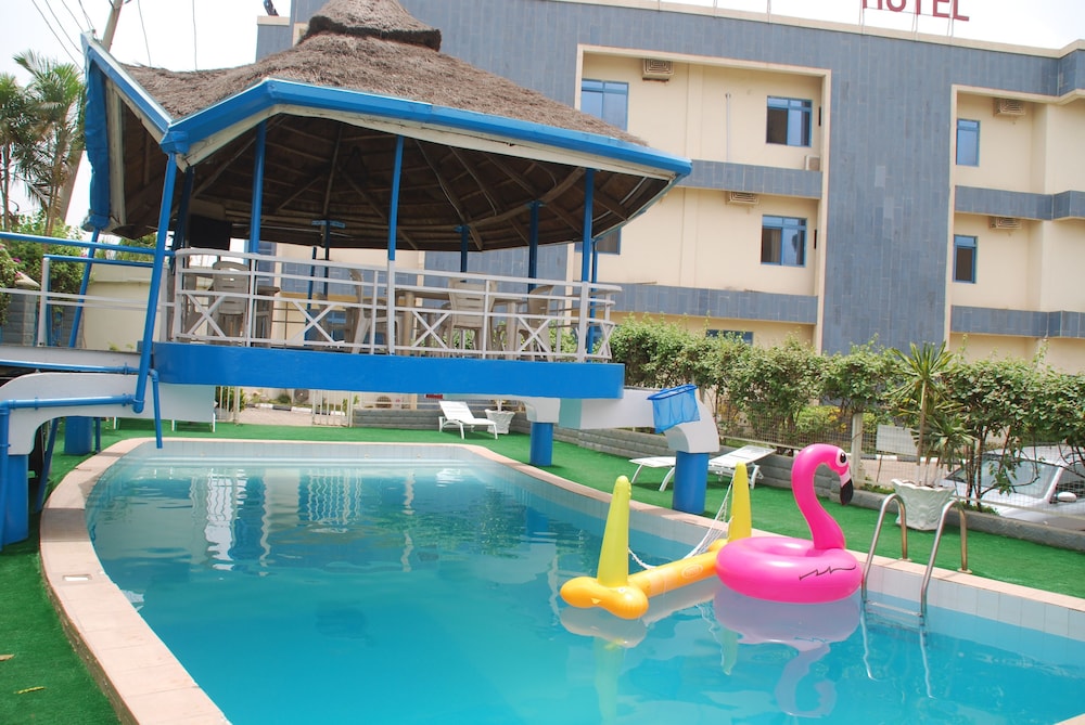 Peace Haven Hotel 17/25