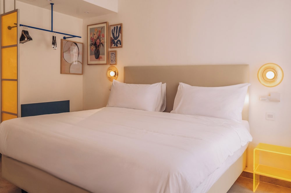 Standard, Double Bed