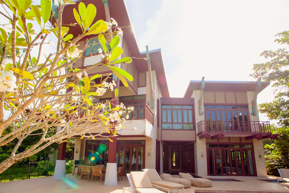 Amatapura Beach Villa 1 15/59