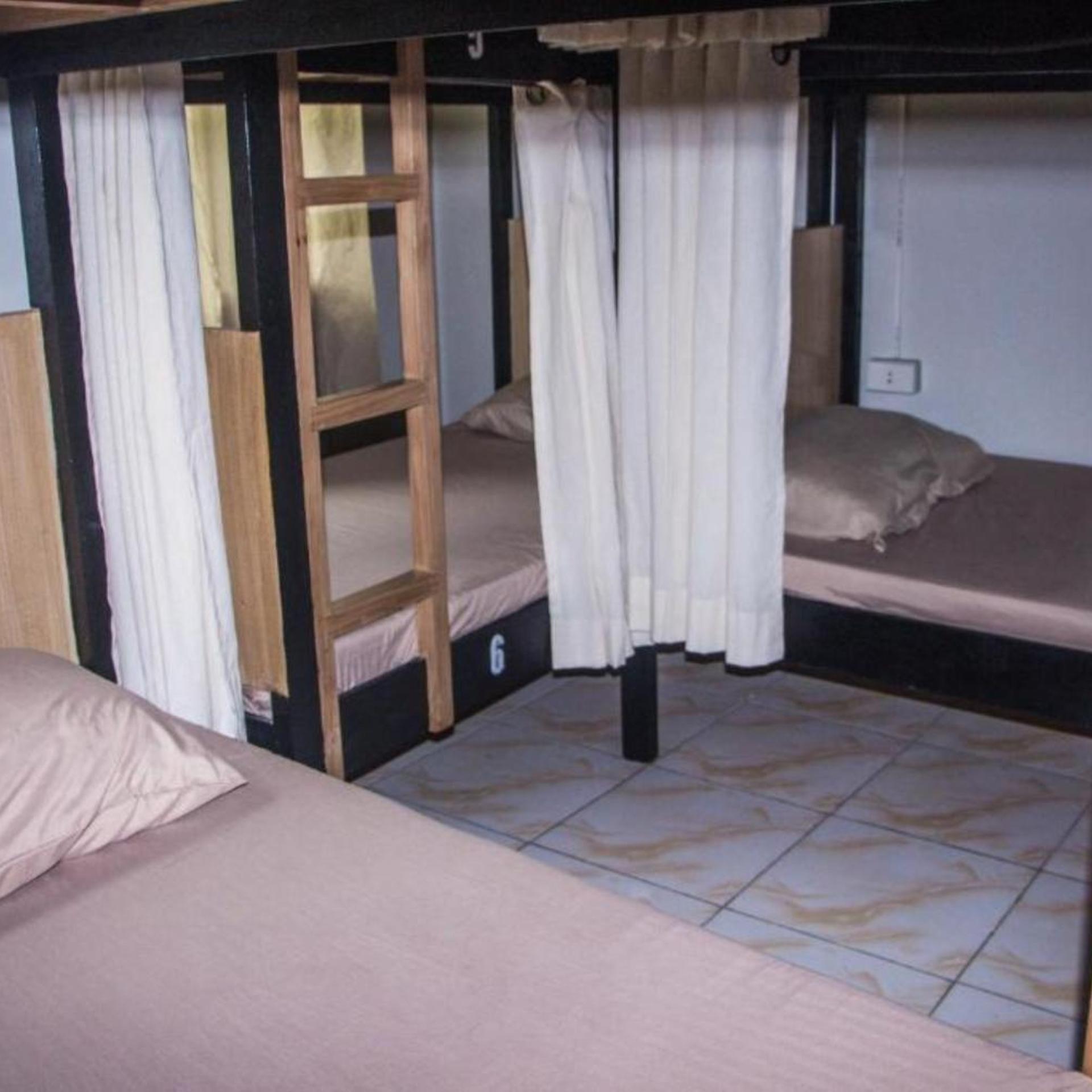 Bunks Hostel - Adults Only 11/25