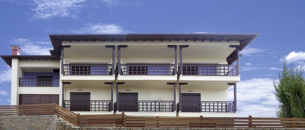 Helianthus Guesthouse 3/50
