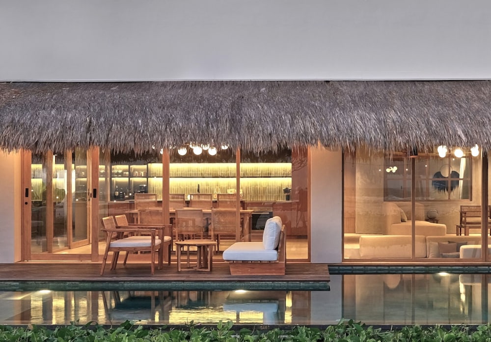 Amber Lombok Beach Resort in Praya Barat