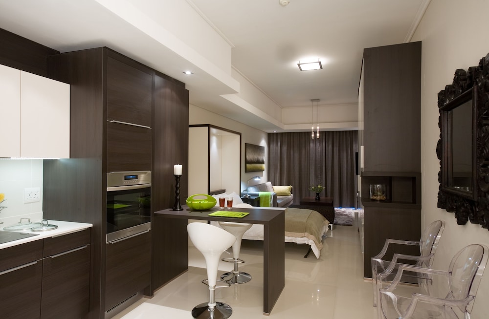 The Residences At Crystal Towers 33/46