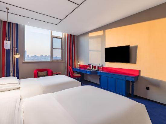 Vip, Twin Beds