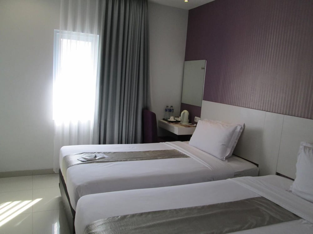 Vio Hotel Surapati Bandung 12/34