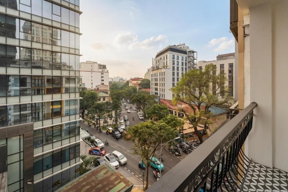 Hanoi Embrace Boutique Hotel 2/39
