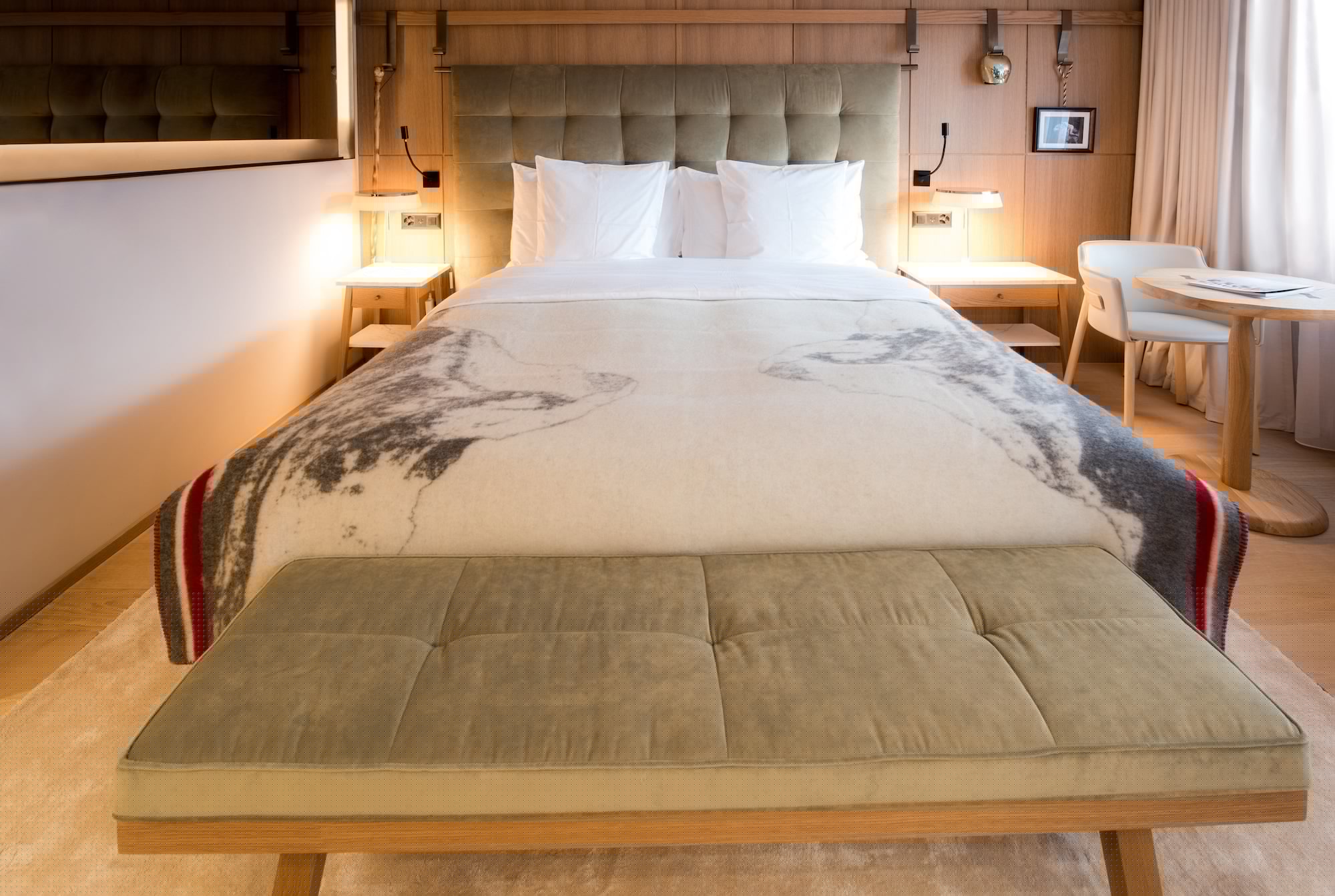Suite, King Bed, Sofa, Attic