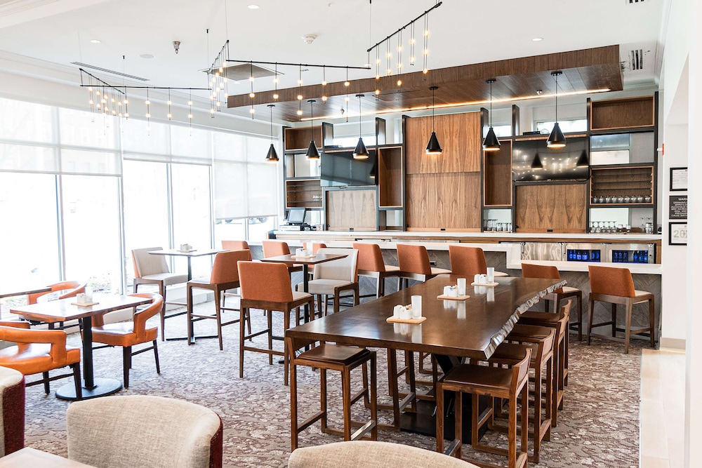 HILTON GARDEN INN FAIRFAX 44/61
