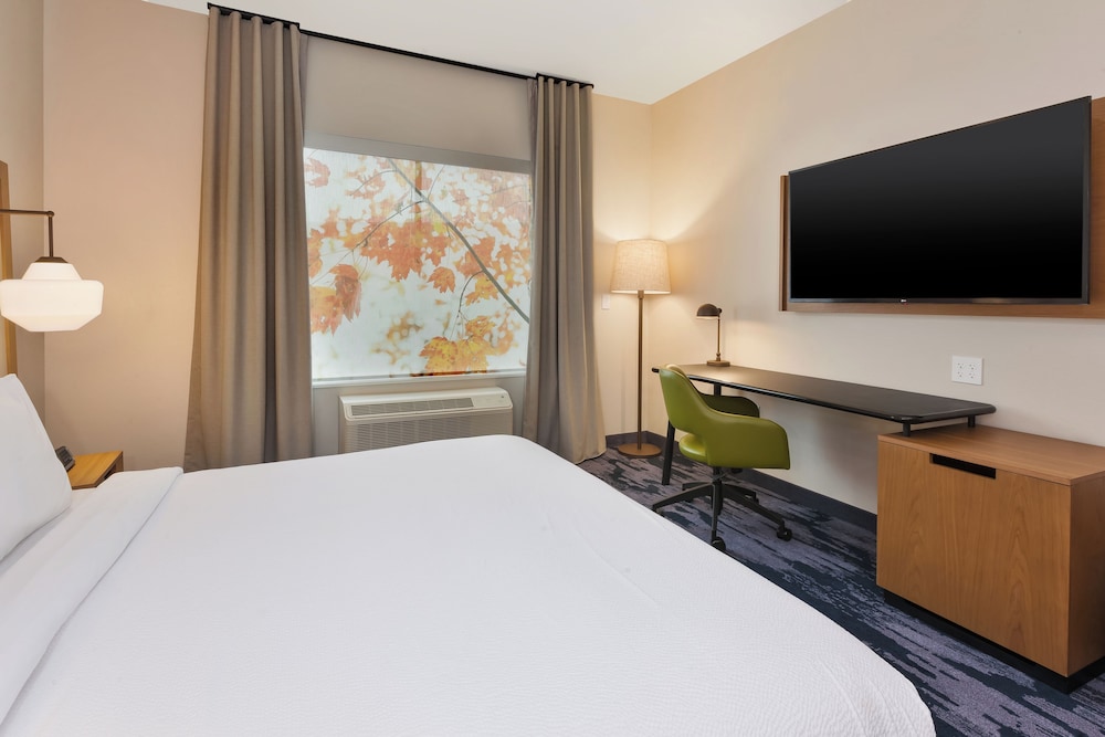 Fairfield Inn & Suites by Marriott Grand Rapids North 11/33